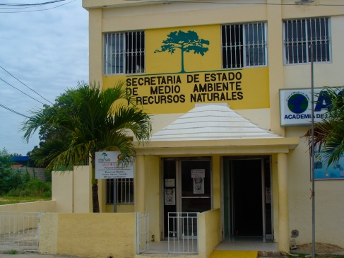 Permit office - Barahona, Dominican Republic (photo by José Luis Herrera)